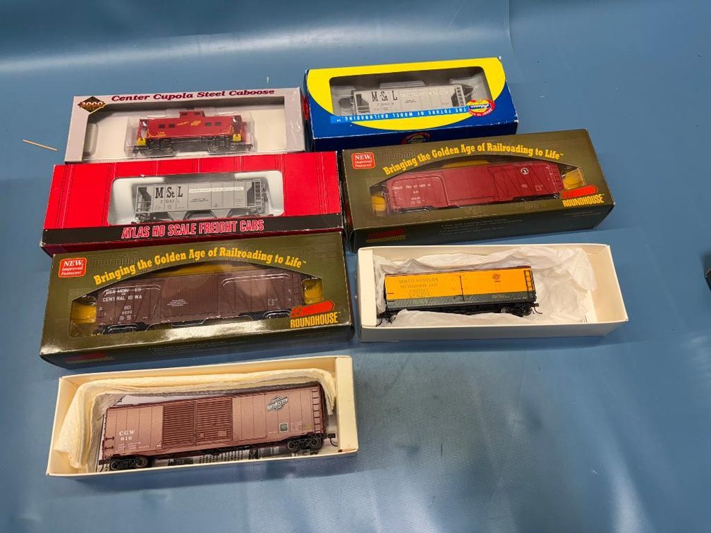 Lot of 7 HO Scale Model Trains in Box - See Images for Details