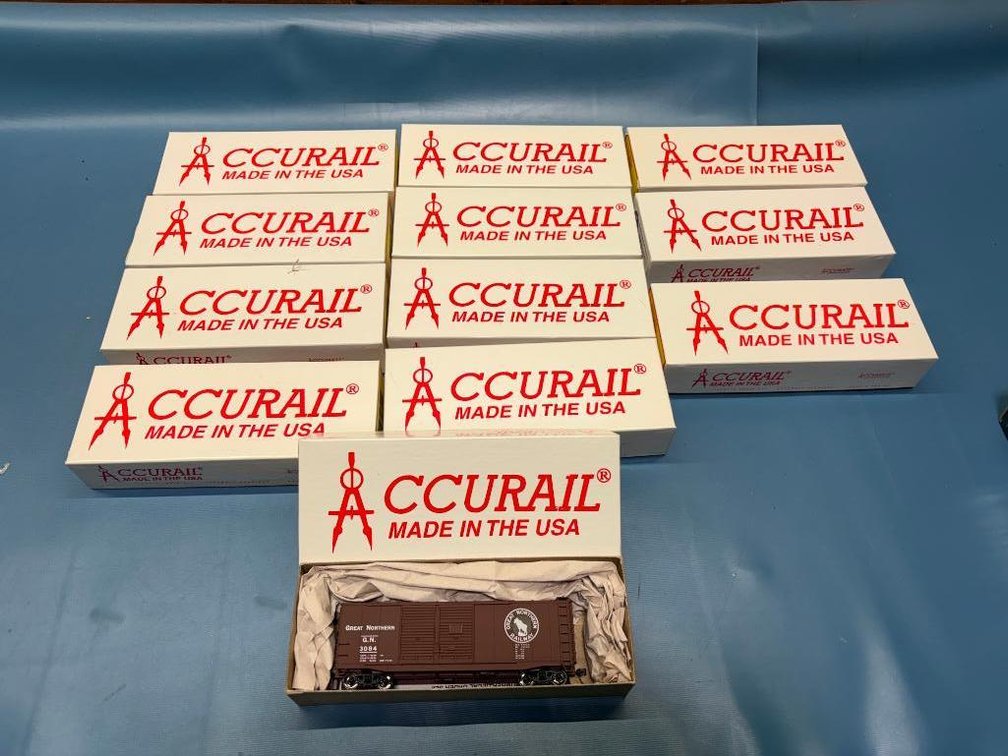 Lot of 12 Accurail HO Scale Model Trains - See Images for Details 