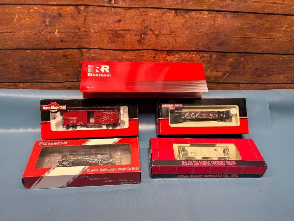 Lot of 5 HO Scale Model Trains in Box - See Images for Details