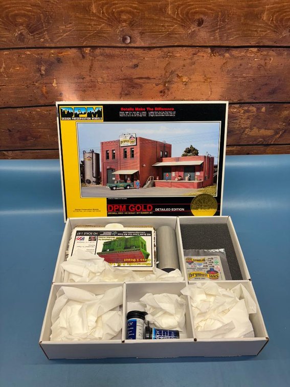 DPM Gold Drywall Inks HO Scale Model Building Kit