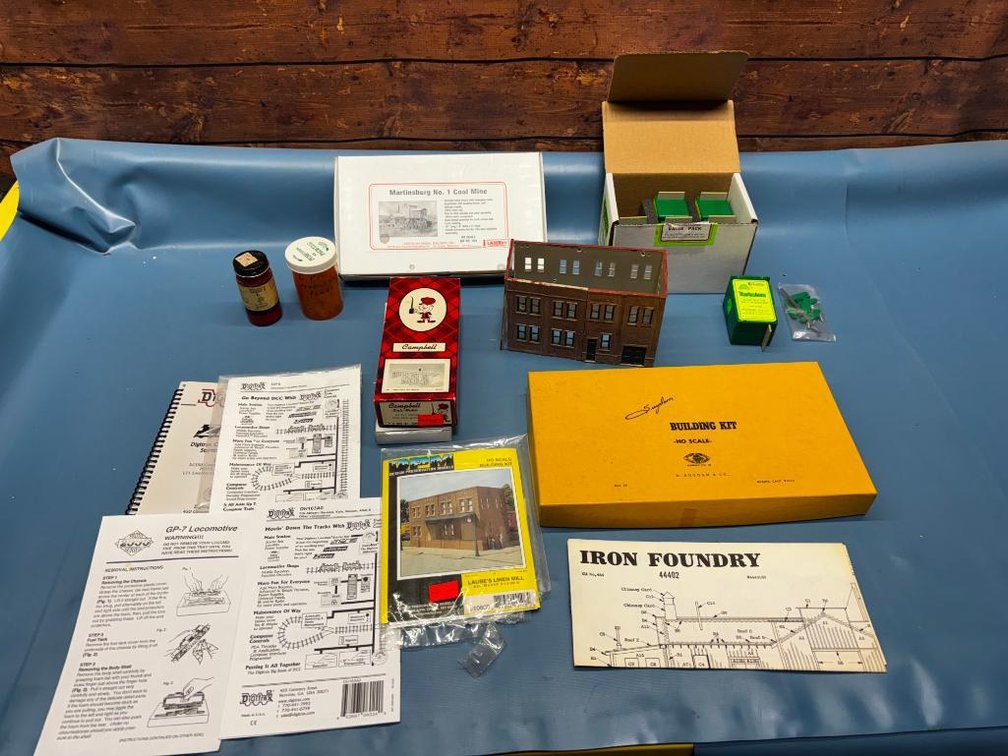 HO Scale Model Train Manuals & Building Kits