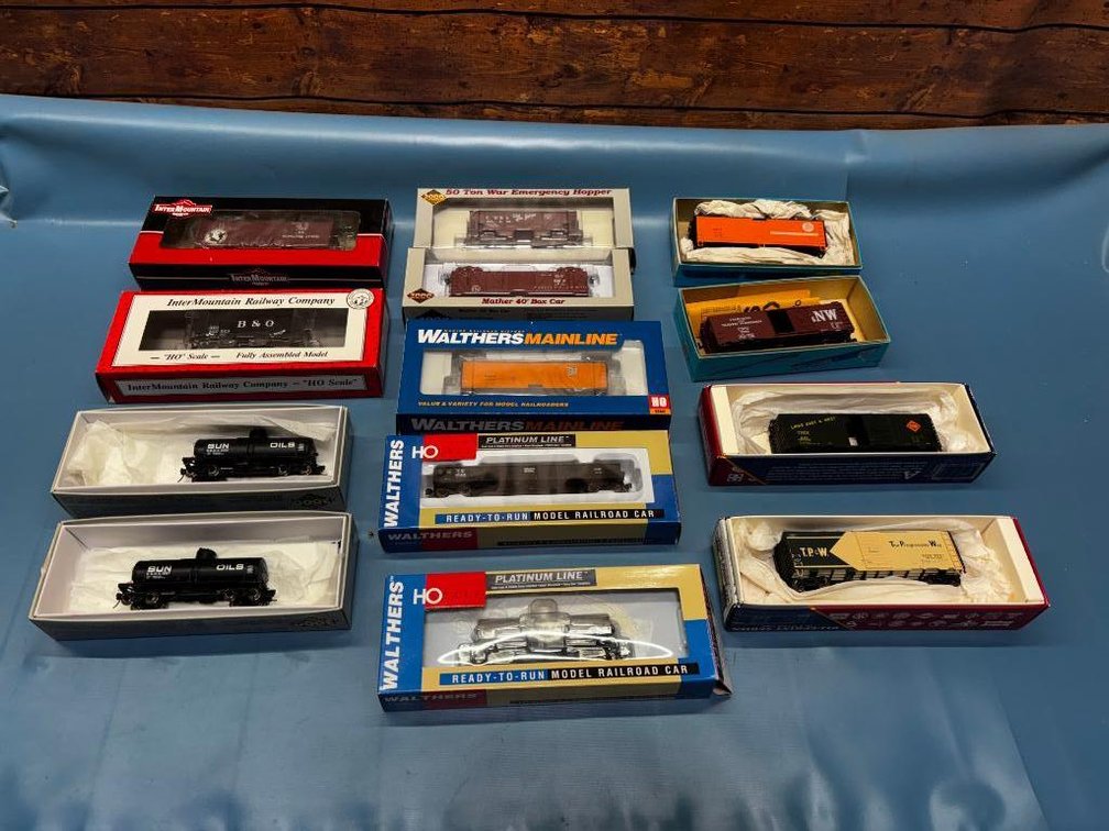 Lot of 13 HO Scale Model Trains in Box - See Images for Details