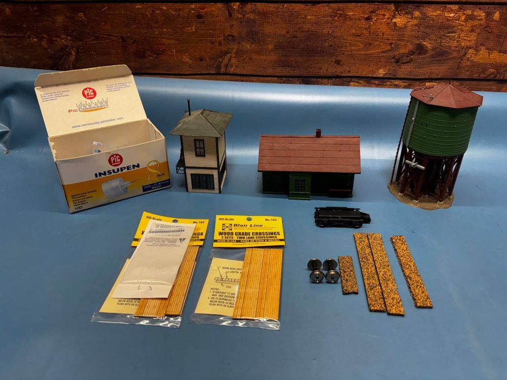 HO Scale Model Buidings & More