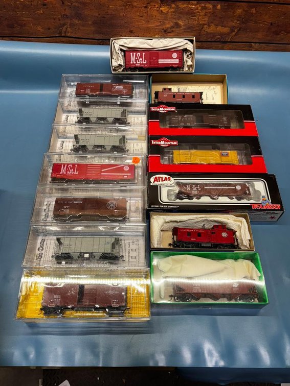 Lot of 14 HO Scale Model Trains in Box - See Images for Details