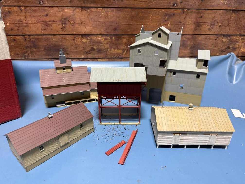 HO Scale Model Buildings
