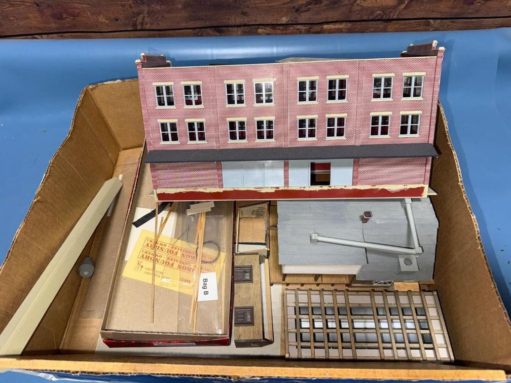 HO Scale Model Buildings