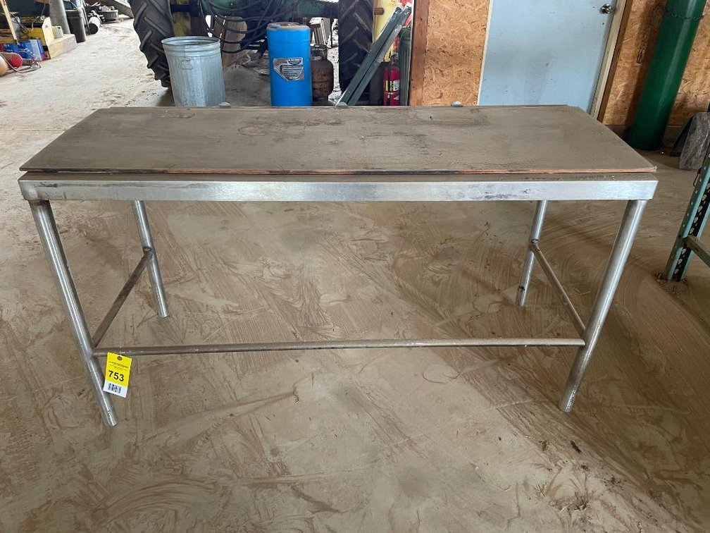 Lot 753