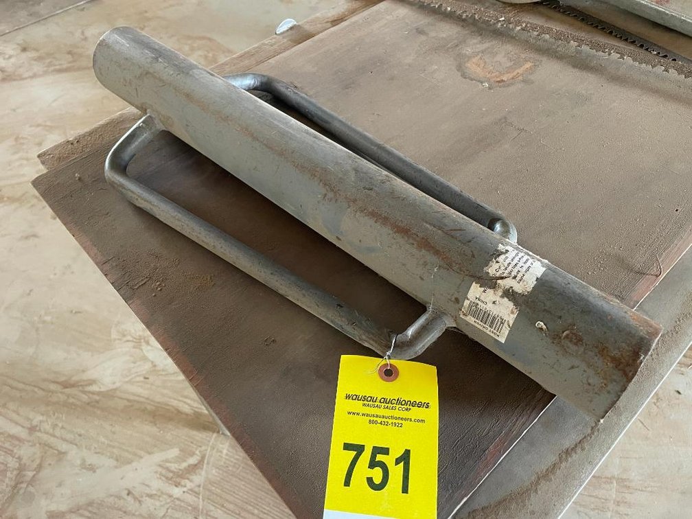 Lot 751