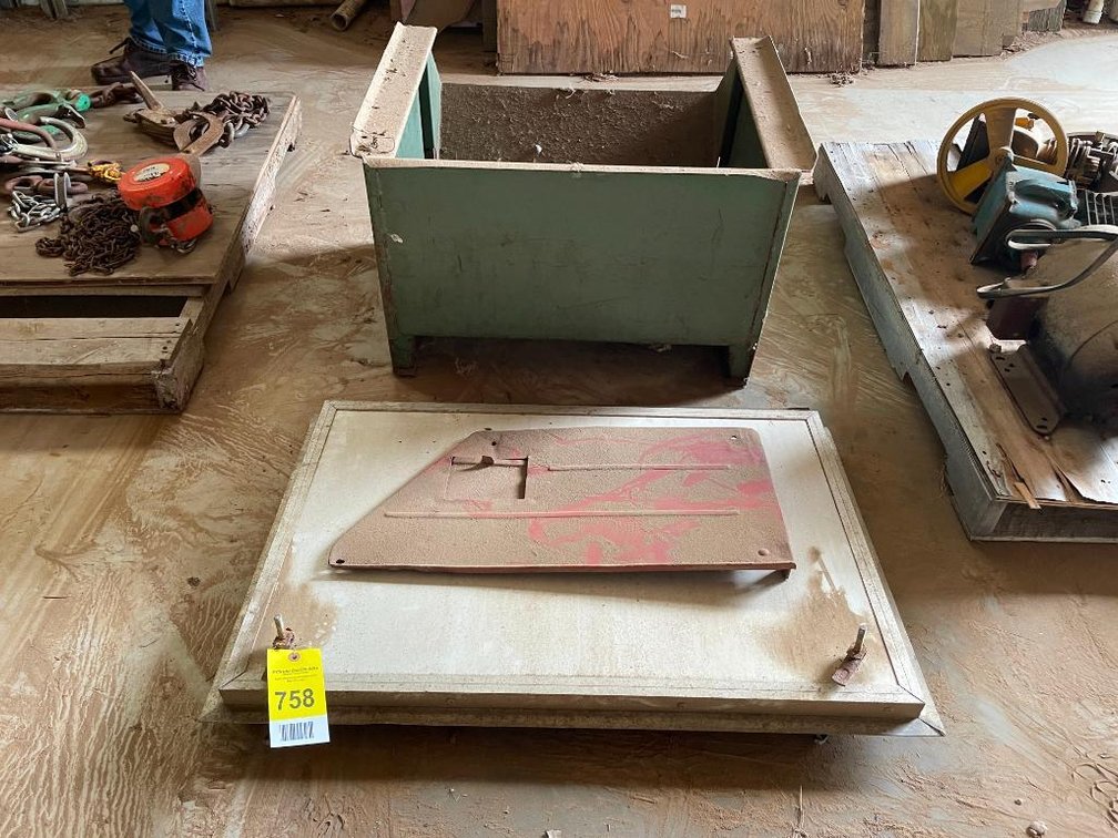 Lot 758
