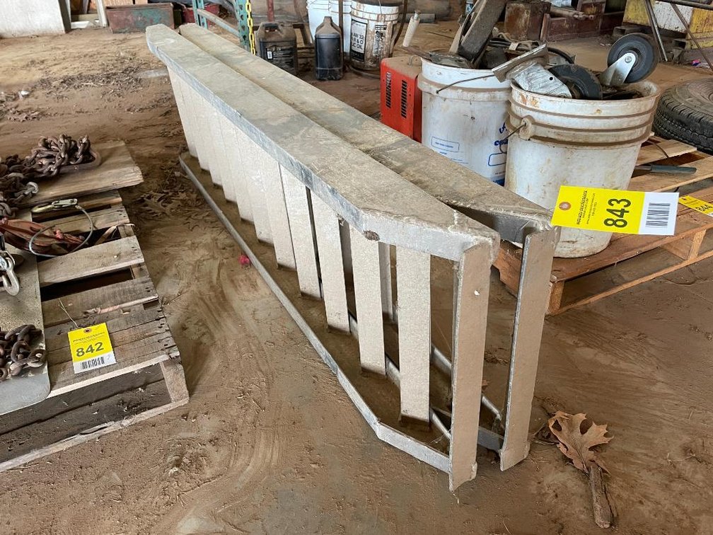 Lot 843