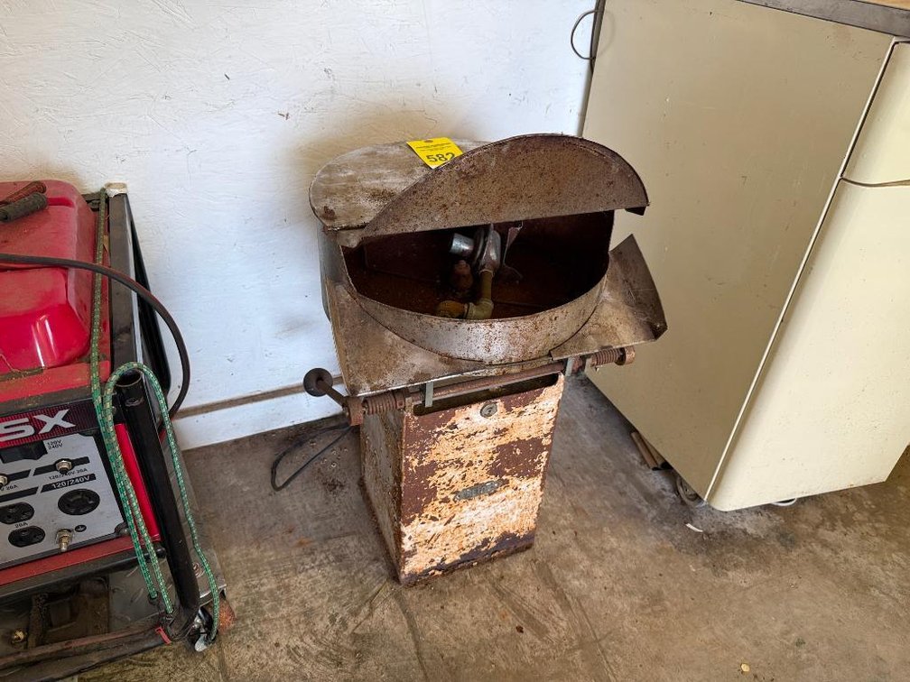 Lot 582