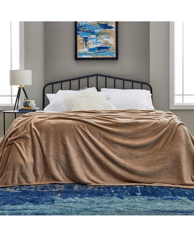 WHITE NOT BROWN Cosy House Collection Everyday 1500 Series Fleece Blanket - Bedroom Essentials - All Season - White - Twin/Twin XL