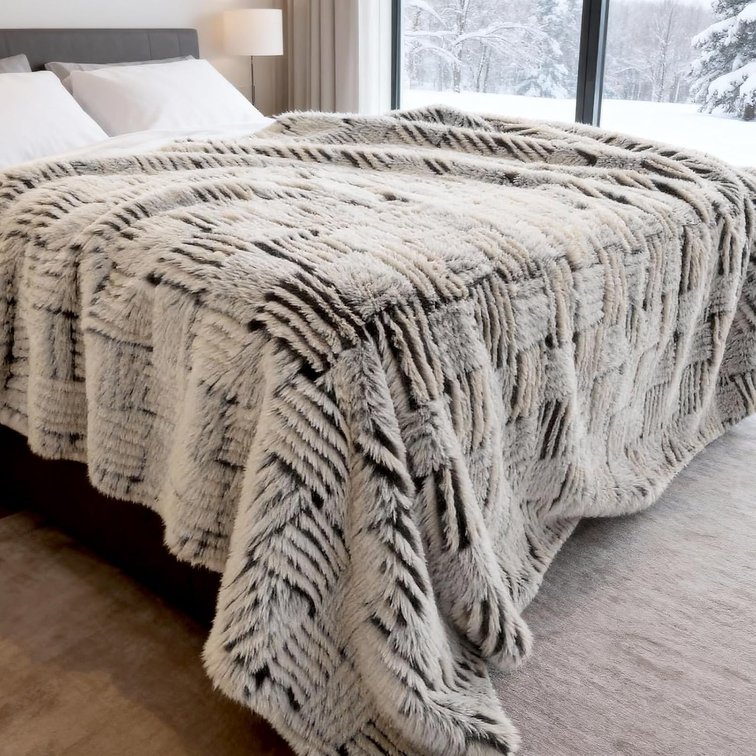 Faux Fur Throw Blanket, Checkered Soft Plush Blanket for Couch, 60"x80"