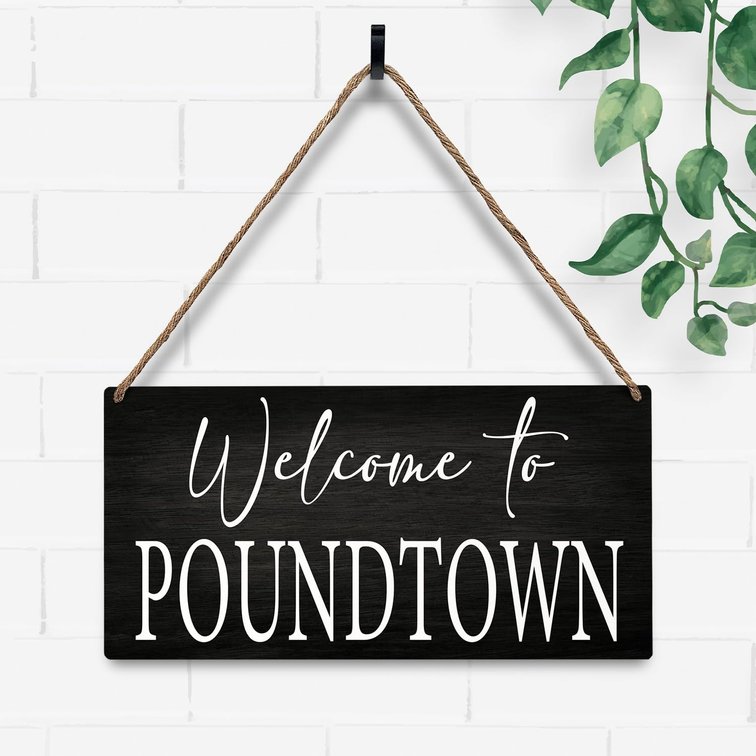 JXREQ Welcome Sign Welcome To P-Town Wall Decor Wood Hanging Sign for Front Door, Adult Bedroom Decor Couples Bedroom Decor Signs, Gifts for Lovers Bride Groom Husband Wife, 12x6 Inch Welcome To Poundtown
