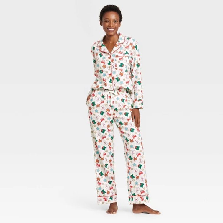 Size Large - Women's Plush Print Flannel Matching Family Pajama Set 