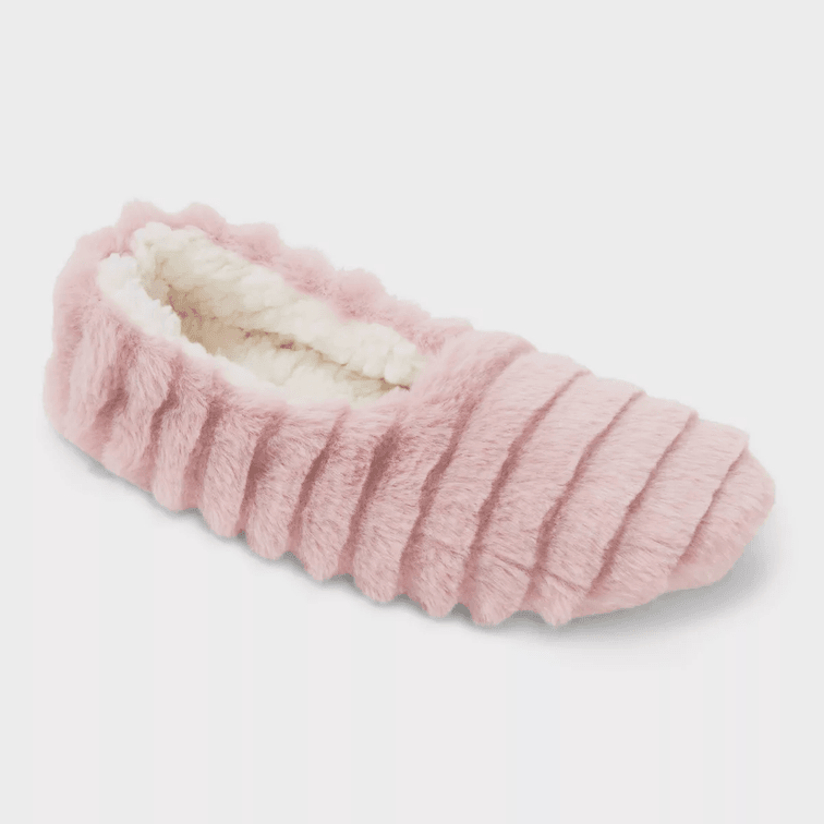 Size M/L - Women's Faux Fur Cozy Pull-On Slipper Socks with Grippers - Auden™