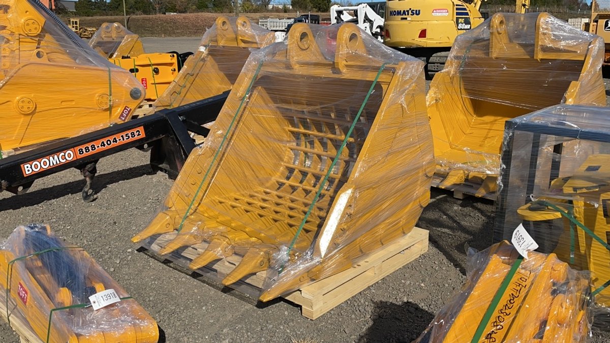 UNUSED TOFT 48" EXCAVATOR SCREENING BUCKET