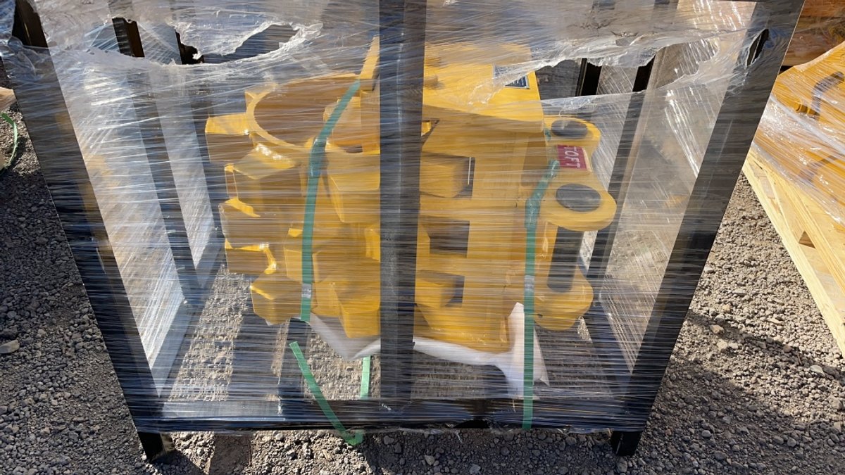 UNUSED TOFT 12" EXCAVATOR BUCKET SHEEPSFOOT ROLLER