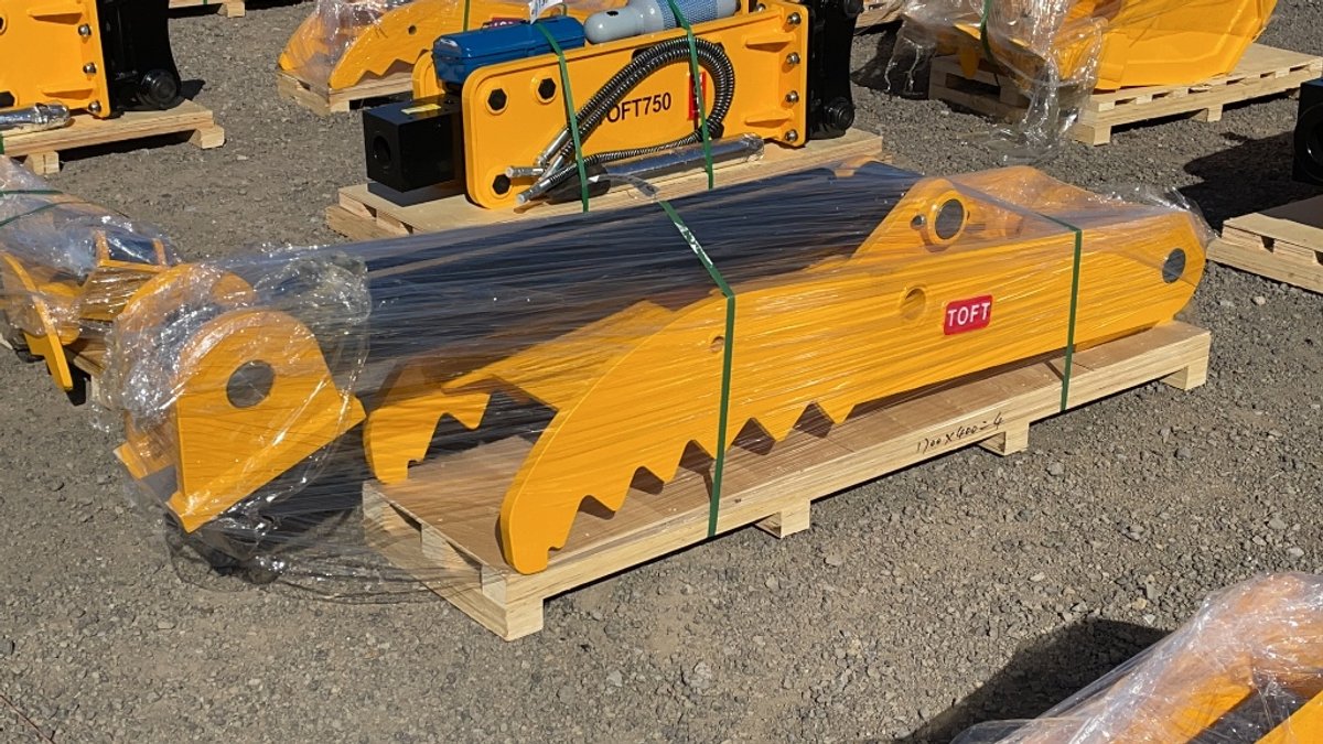 UNUSED TOFT 16" X 65" HYD EXCAVATOR THUMB