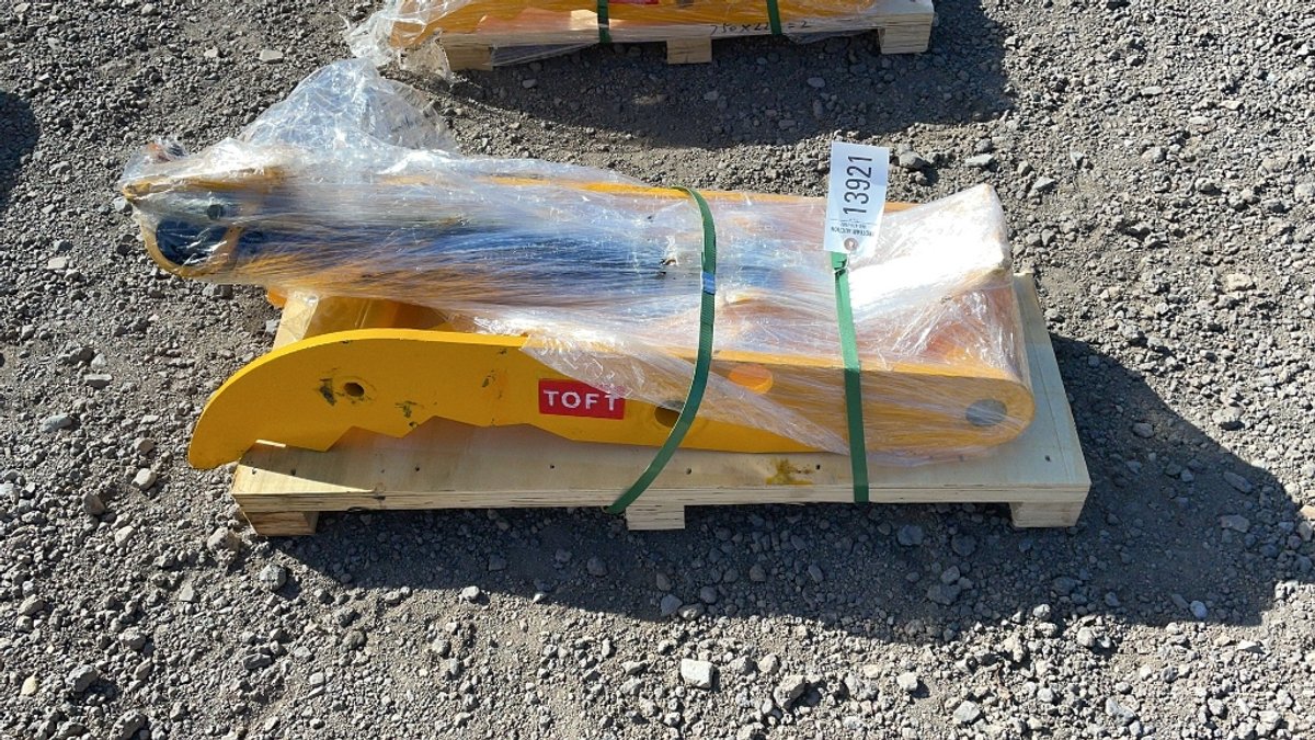 UNUSED TOFT 12" X 36" HYD EXCAVATOR THUMB