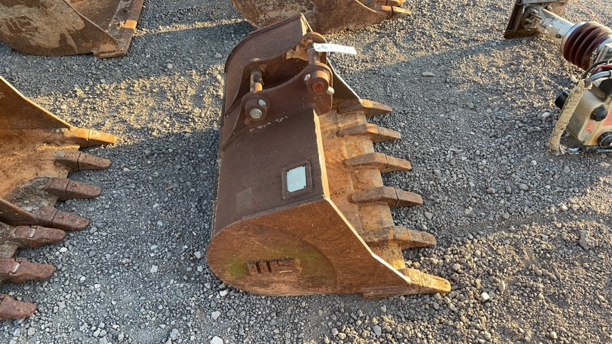 34" EXCAVATOR BUCKET