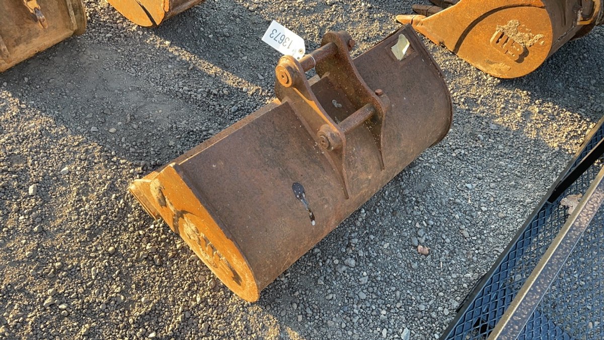36" EXCAVATOR BUCKET