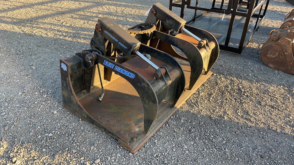 BLUE DIAMOND 66" EXTREME DUTY BUCKET GRAPPLE