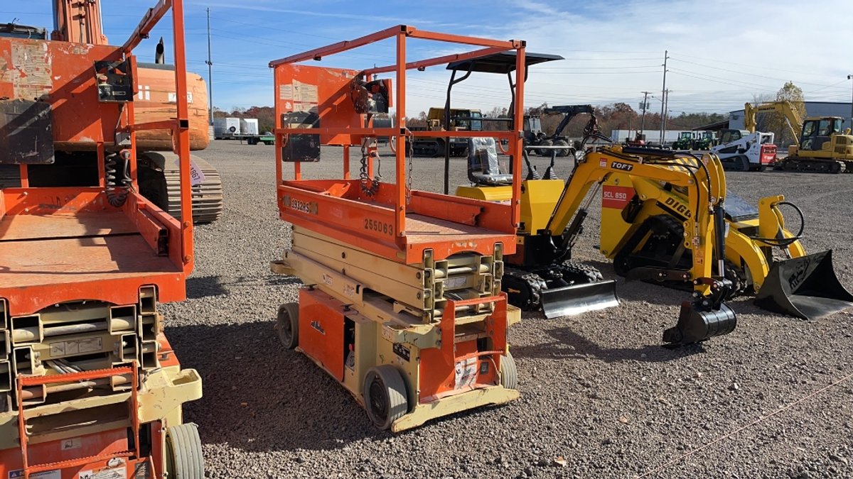 2016 JLG 1932RS 19' ELECTRIC SCISSOR LIFT