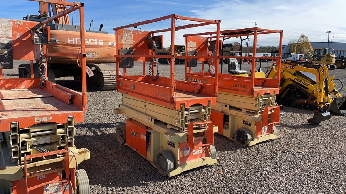 2016 JLG 1932RS 19' ELECTRIC SCISSOR LIFT