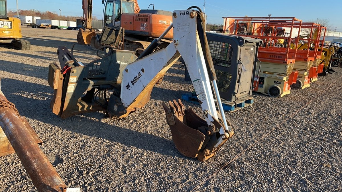 BOBCAT 709 SKID STEER BACKHOE