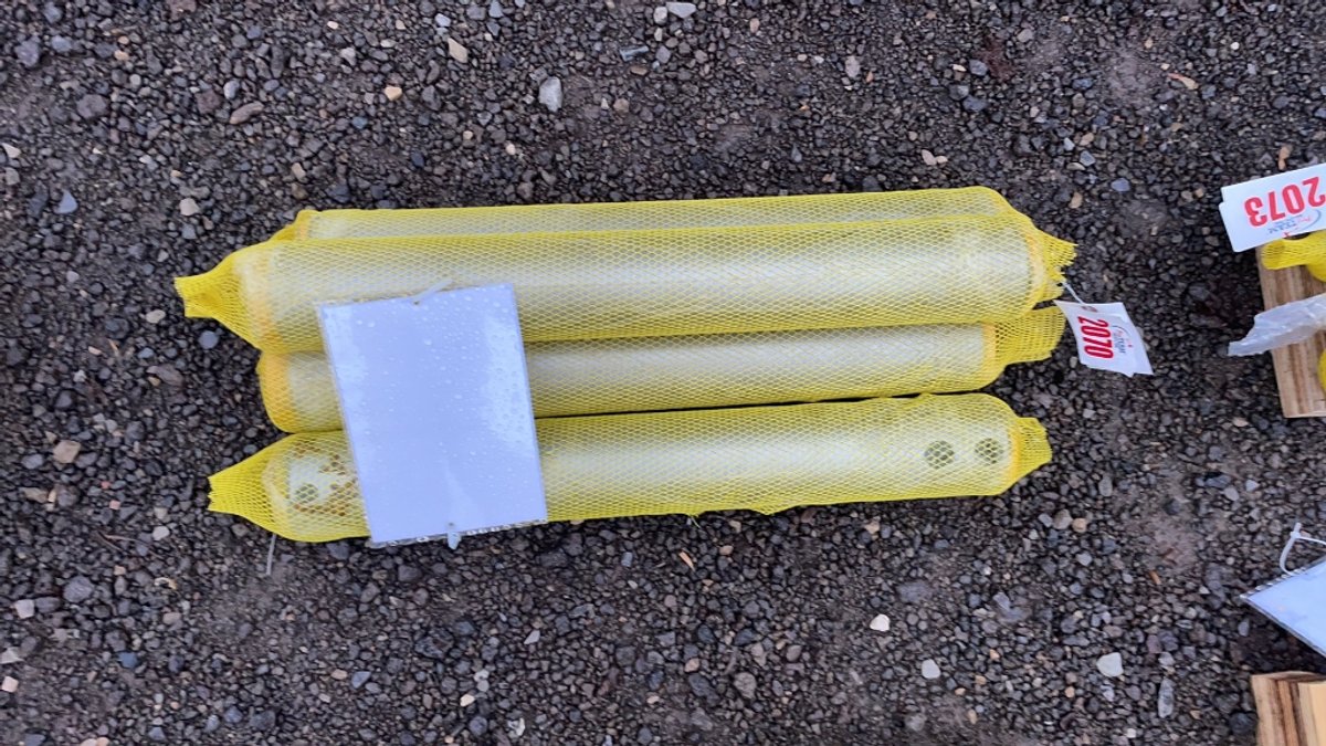 QTY 4) 90 MM X 650 MM EXCAVATOR BUCKET PINS