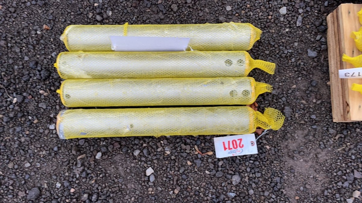 QTY 4) 80 MM X 550 MM EXCAVATOR BUCKET PINS