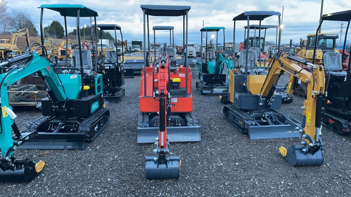 2023 AGT H15 MINI EXCAVATOR