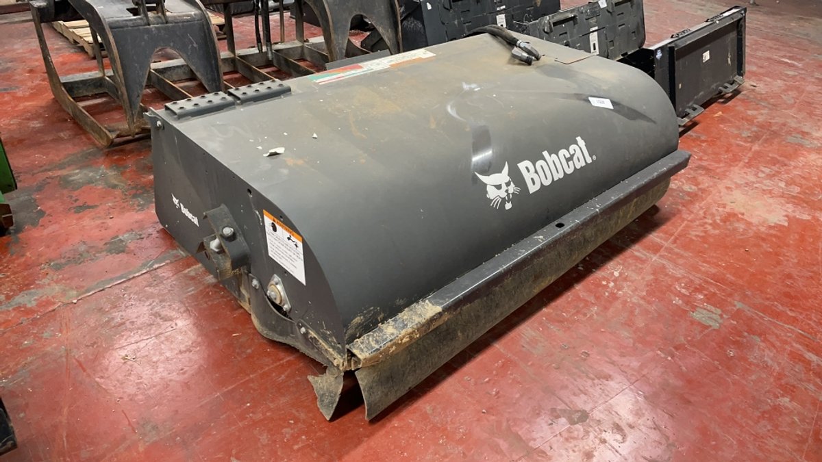 BOBCAT SKID STEER 72" SWEEPER W/ CATCH PAN