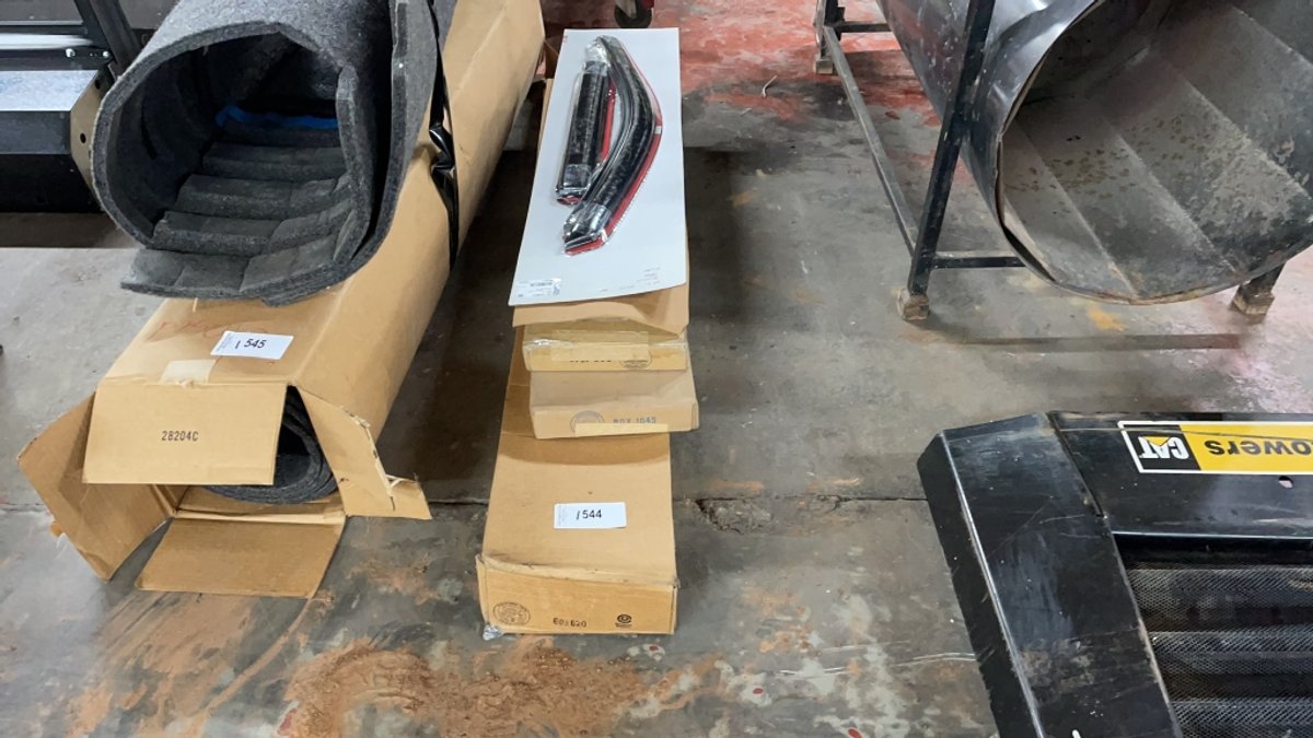 ASSORTED WINDOW VENT SHADES