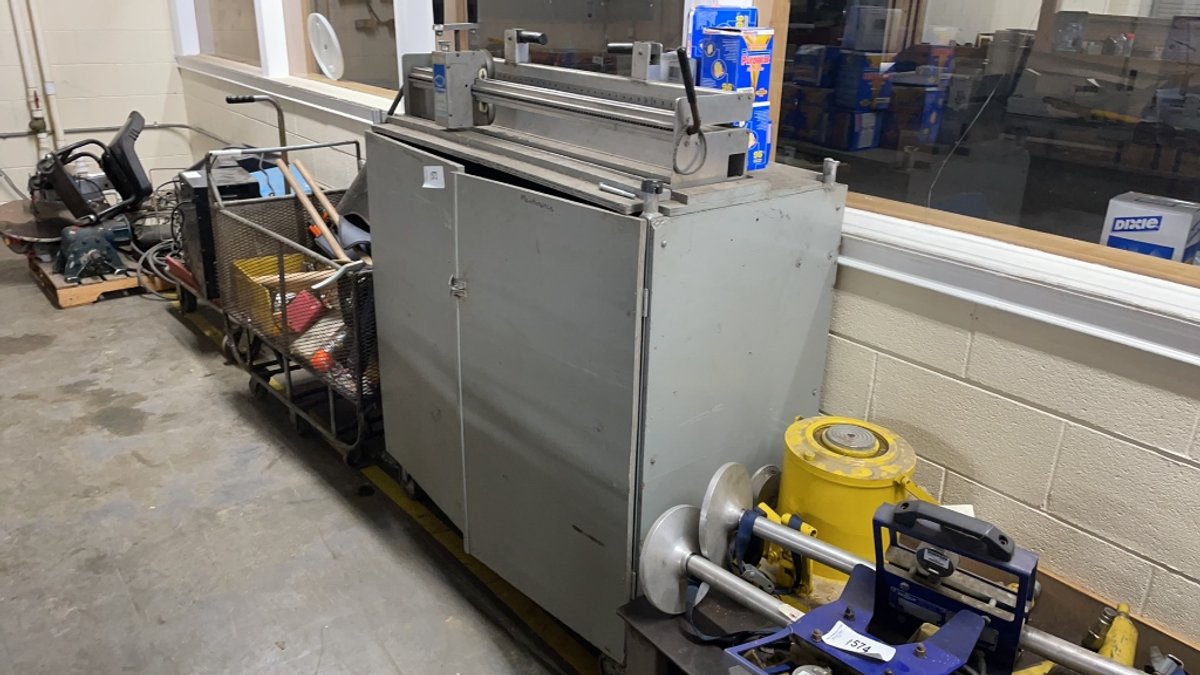ROLLING BELT MAINTANCE CART W/ CONTENT