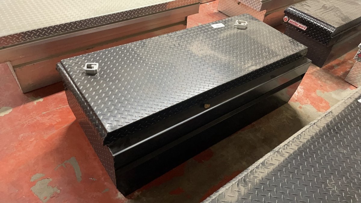 WEATHER GUARD 26" W X 6" L TRUCK TOOLBOX