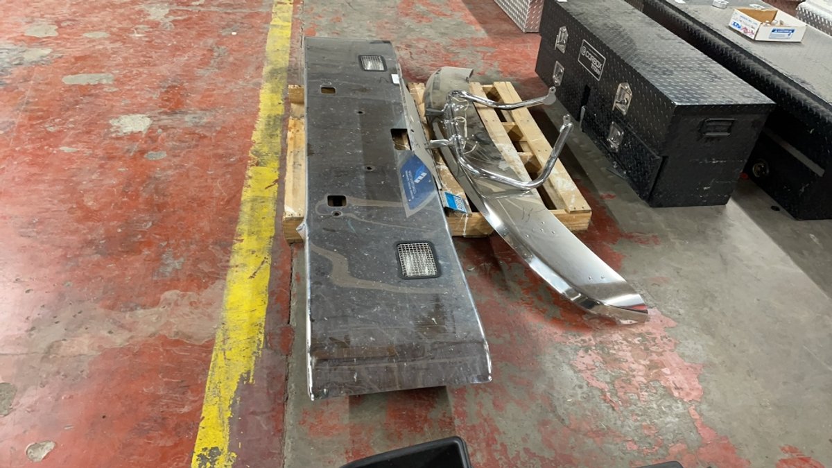 CAB VISOR, FRONT BUMPER,& SIDE MIRROR MOUNT