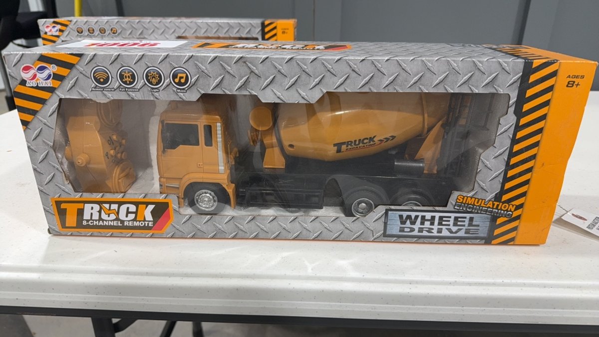 REMOTE CONTROL CEMENT TRUCK TOY