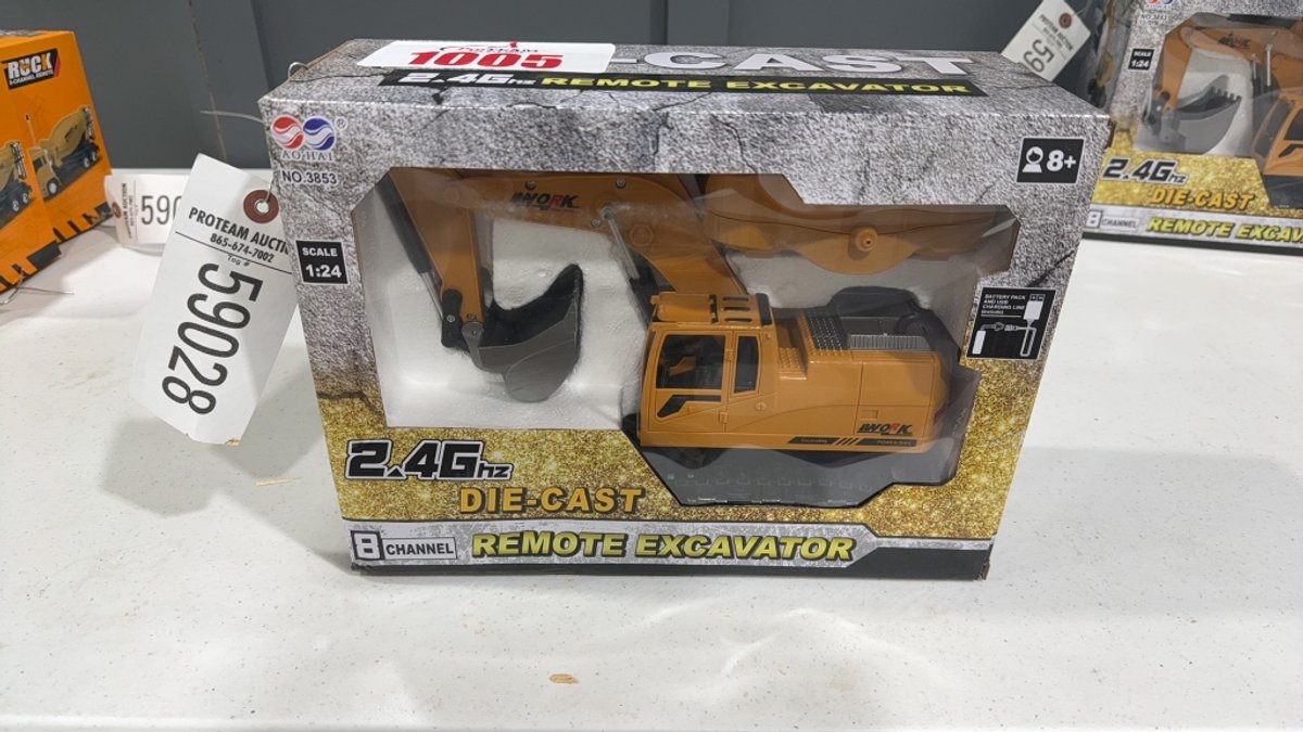REMOTE CONTROL EXCAVATOR TOY