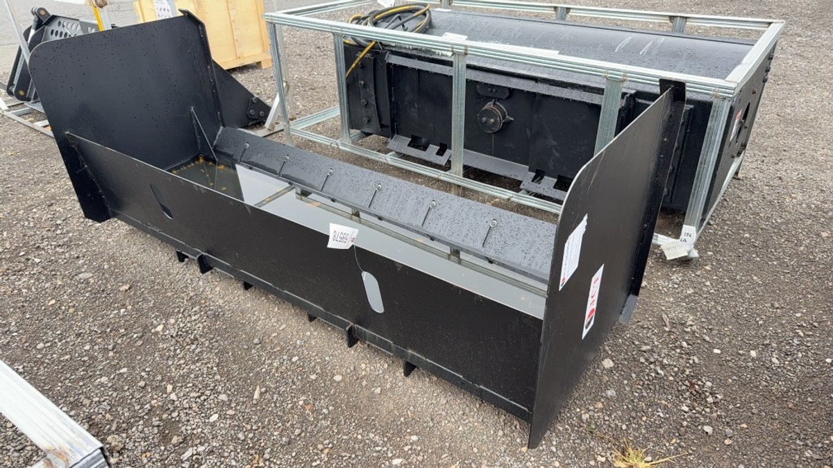JCT 80" SKID STEER SNOW PUSHER