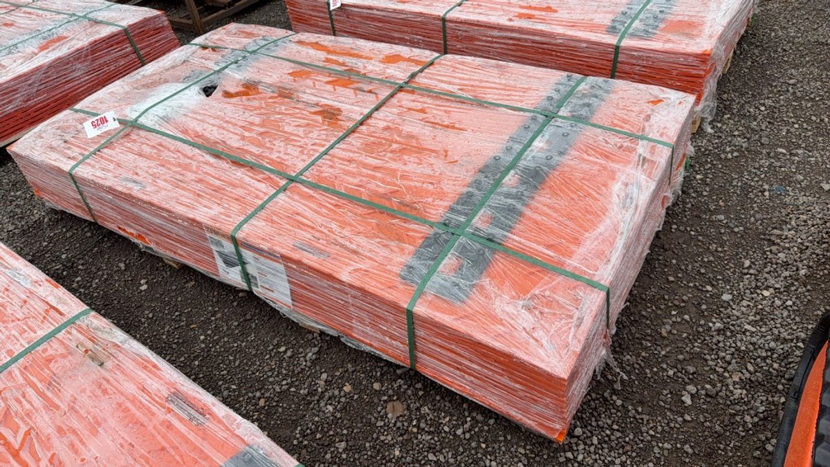 QTY 12) 4' X 7' GROUND PROTECTION MATS