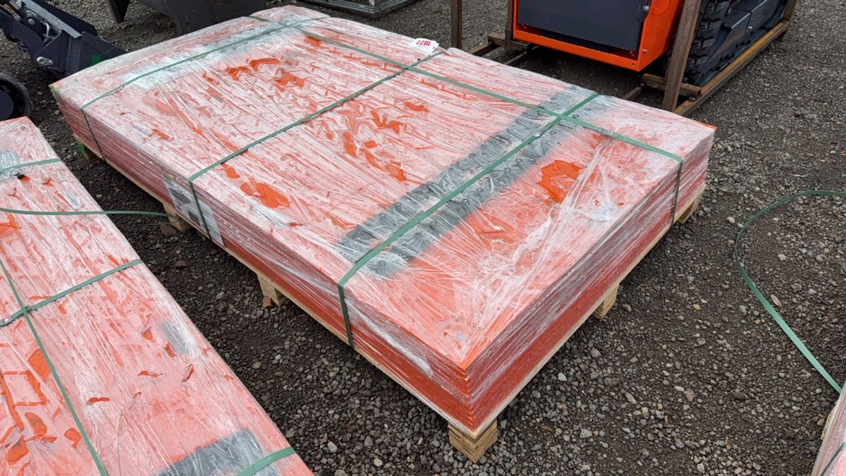 QTY 12) 4' X 7' GROUND PROTECTION MATS