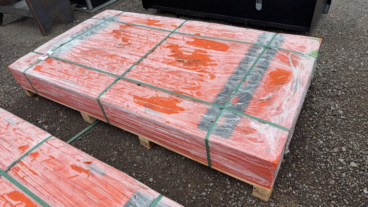 QTY 12) 4' X 7' GROUND PROTECTION MATS