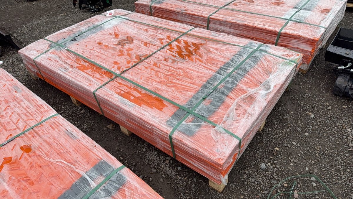 QTY 12) 4' X 7' GROUND PROTECTION MATS