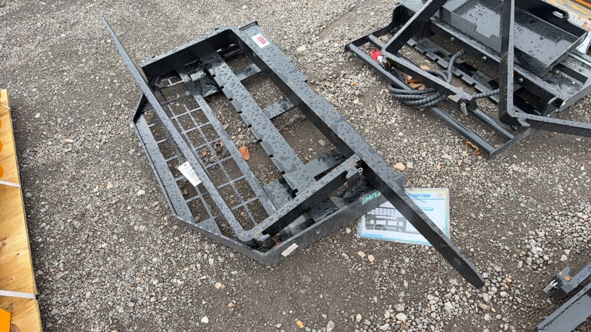 FUTURE 60" SKID STEER PALLET FORKS