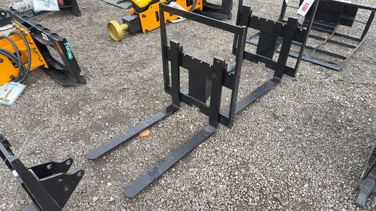 FUTURE 30" MINI EXCAVATOR PALLET FORKS