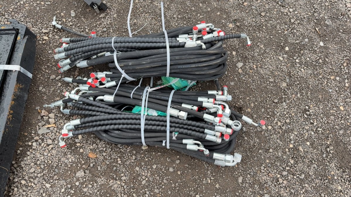 QTY 2) BUNDLE OF HYD HOSES