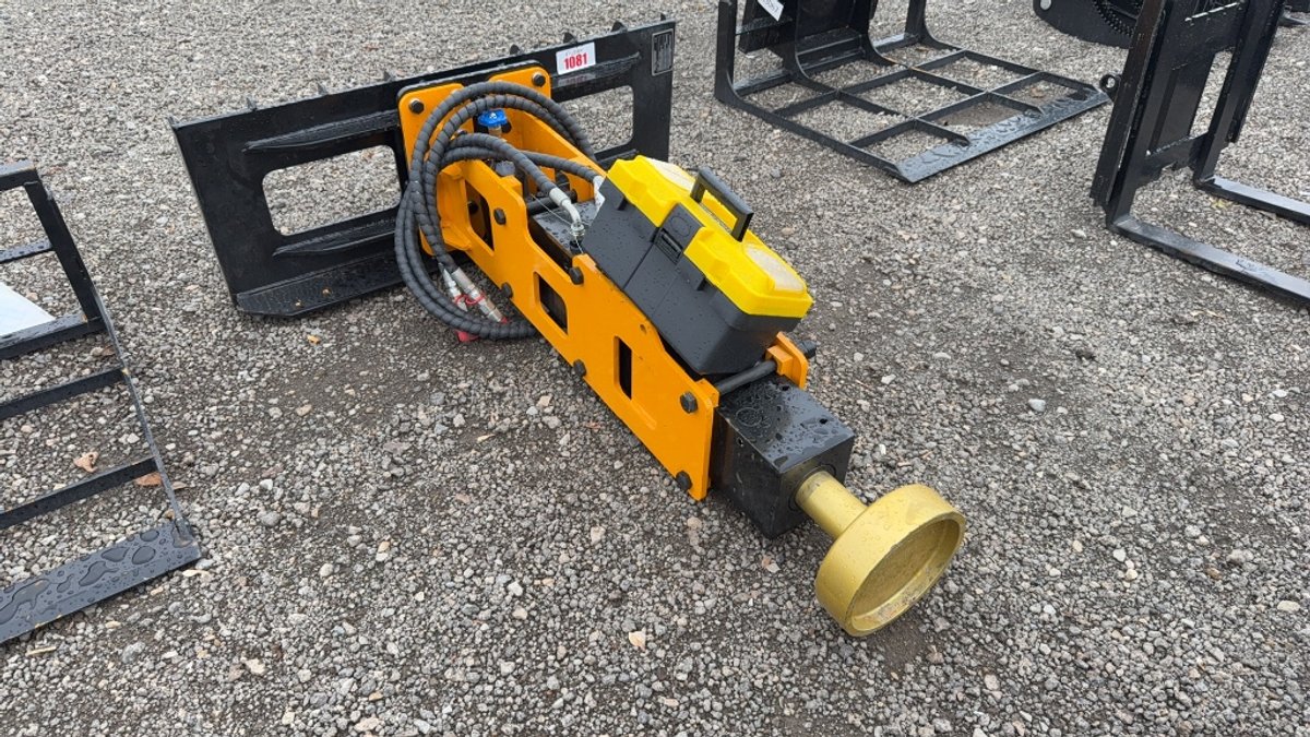 FUTURE SKID STEER HYD POST DRIVER
