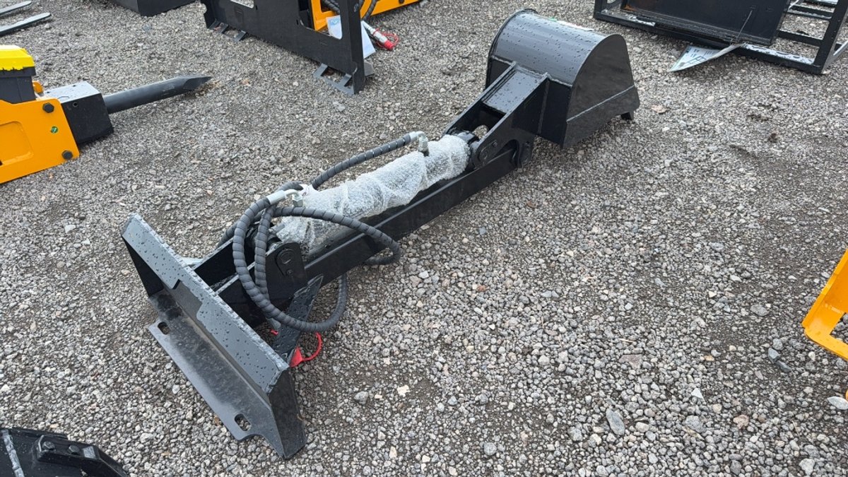 FUTURE DINGO STATIONARY BACKHOE